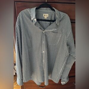 Haggar Men’s 👔 black and white button up.